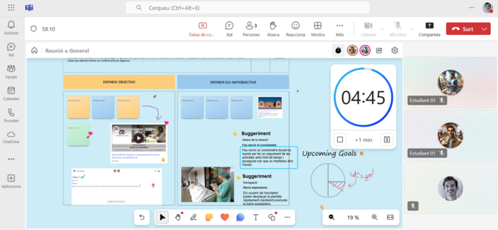 captura de pantalla pissarra interactiva amb temporitzador, notes i altres elements en una videotrucada al Teams.
